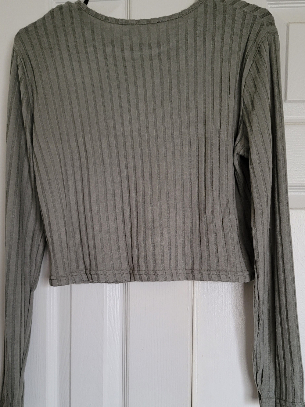 Ribbed Long-Sleeve Crop Top in Olive Green